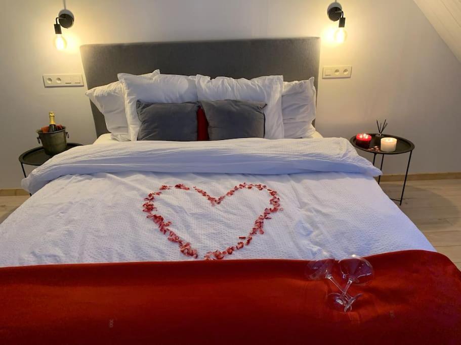Lovely 1-Bedroom Appartement Le Joyau With Indoor Pool And Sauna Lasne Экстерьер фото
