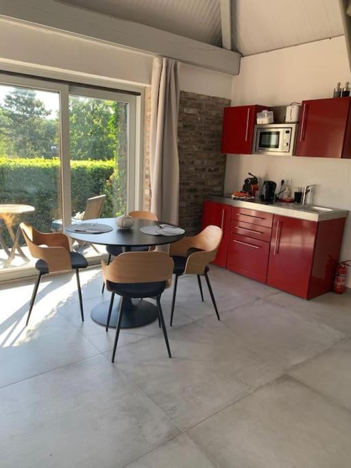 Lovely 1-Bedroom Appartement Le Joyau With Indoor Pool And Sauna Lasne Экстерьер фото